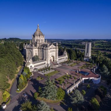 La basilique de Lisieux vue du ciel